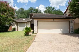 10907 Legends Ln, Austin, TX 78747 - Photo 2