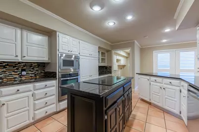 10907 Legends Lane, Austin, TX 78747 - Photo 10