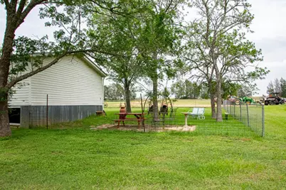 1766 Fm 2104, Paige, TX 78659 - Photo 16