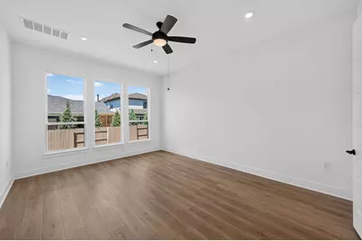 9104 The Ravine Way, Austin, TX 78744 - Photo 8