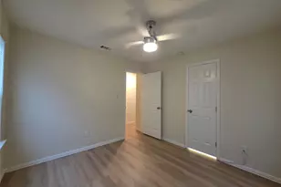 104 E Eggleston St, Manor, TX 78653 - Photo 10