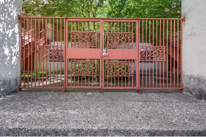 706 W 22nd Street #306, Austin, TX 78705 - Photo 16