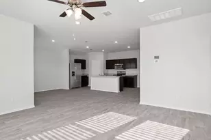 124 McNamara Ct, Jarrell, TX 76537 - Photo 12