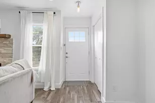 6406 Chimney Creek Cir, Austin, TX 78723 - Photo 2
