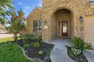 2508 Hilltop Divide Ln, Leander, TX 78641 - Photo 4
