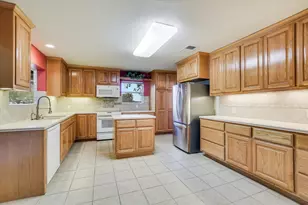 7 Brenda Ln, Round Rock, TX 78665 - Photo 6