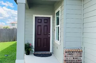 532 Peony Ct, Jarrell, TX 76537 - Photo 2