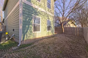 1102 E 3rd St, Georgetown, TX 78626 - Photo 30