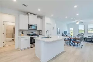 802 Papaya Dr, Buda, TX 78610 - Photo 1
