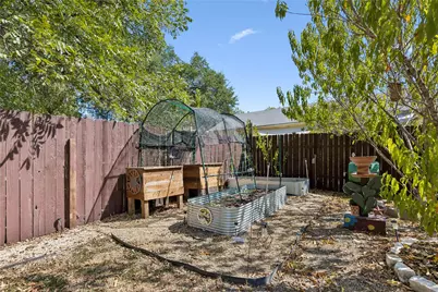 734 Neches Street, Lockhart, TX 78644 - Photo 18