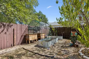 734 Neches St, Lockhart, TX 78644 - Photo 18