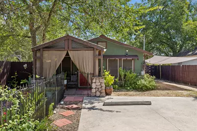 734 Neches Street, Lockhart, TX 78644 - Photo 2