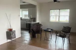 405 E College St, Llano, TX 78643 - Photo 2