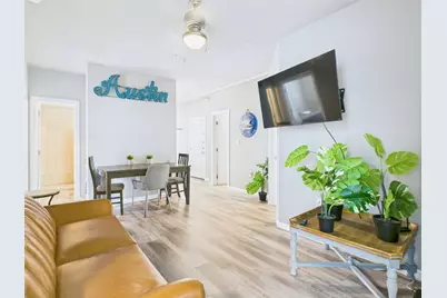 911 W 22nd Street #202, Austin, TX 78705 - Photo 2