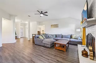 1014 Rocky Creek Dr, Pflugerville, TX 78660 - Photo 10