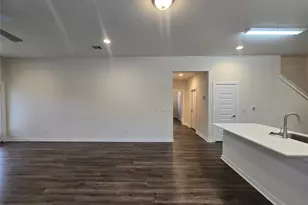 7917 Linnie Ln, Austin, TX 78724 - Photo 4