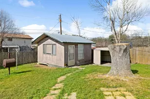 2303 Carolyn Dr, Taylor, TX 76574 - Photo 30