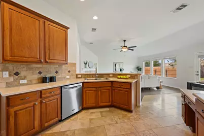 912 Abbeyglen Castle Drive, Pflugerville, TX 78660 - Photo 8
