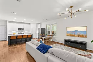 221 Diamond Point Dr, Dripping Springs, TX 78620 - Photo 2