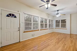 900 Olive St, Austin, TX 78702 - Photo 8