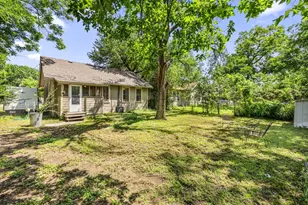 807 Cecelia St, Taylor, TX 76574 - Photo 20