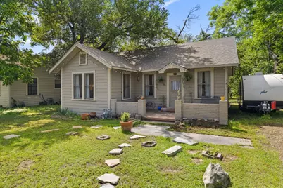 807 Cecelia Street, Taylor, TX 76574 - Photo 2