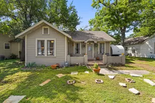 807 Cecelia St, Taylor, TX 76574 - Photo 1
