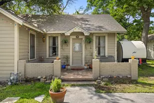 807 Cecelia St, Taylor, TX 76574 - Photo 4