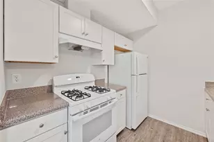 3839 Dry Creek Dr, Austin, TX 78731 - Photo 10