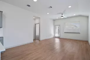128 Scarborough Wy, San Marcos, TX 78666 - Photo 14