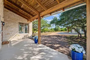 685 Hidden Creek Dr, Dripping Springs, TX 78620 - Photo 34