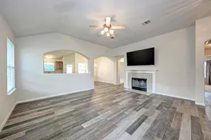 207 Kerley Dr, Hutto, TX 78634 - Photo 4