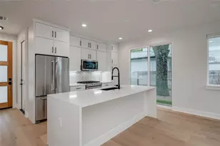 1406 E 2nd St, Austin, TX 78702 - Photo 2