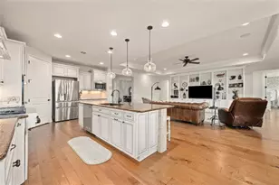 220 Fairway Ridge Rd, Georgetown, TX 78633 - Photo 16