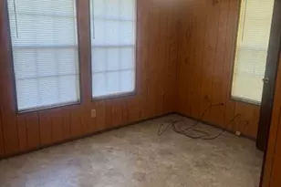 212 Bluebonnet Rd, Lockhart, TX 78644 - Photo 6