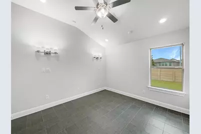 2295 Hat Bender Loop, Round Rock, TX 78664 - Photo 4