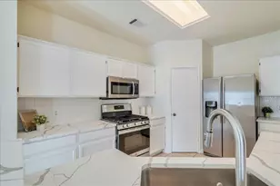 1021 Black Locust Drive West, Pflugerville, TX 78660 - Photo 6