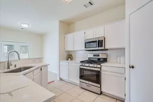 1021 Black Locust Drive West, Pflugerville, TX 78660 - Photo 8