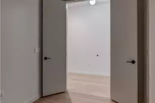 800 Embassy Dr, Austin, TX 78702 - Photo 4