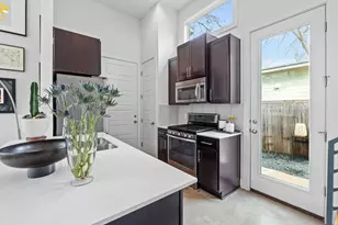 1304 Palo Duro Rd, Austin, TX 78757 - Photo 10