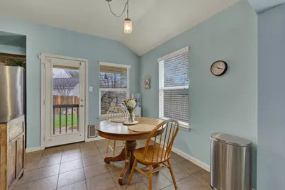 2210 Meadow View Drive, San Marcos, TX 78666 - Photo 10