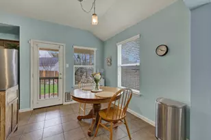 2210 Meadow View Dr, San Marcos, TX 78666 - Photo 10