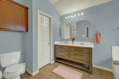 2210 Meadow View Drive, San Marcos, TX 78666 - Photo 18