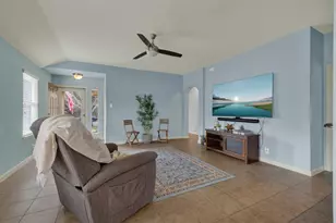 2210 Meadow View Dr, San Marcos, TX 78666 - Photo 4