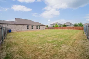 304 Summit Dr, Lockhart, TX 78644 - Photo 22