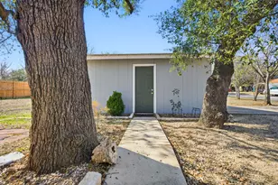 202 Forest St, Georgetown, TX 78626 - Photo 26