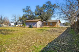 202 Forest St, Georgetown, TX 78626 - Photo 30