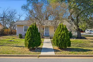 202 Forest St, Georgetown, TX 78626 - Photo 2