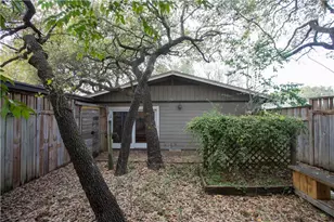 2416 S 5th St, Austin, TX 78704 - Photo 32