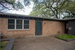 2416 S 5th St, Austin, TX 78704 - Photo 22